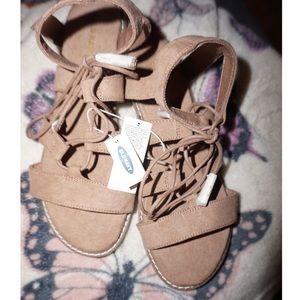 Old Navy Sand/taupe Lace Up Gladiator Sandals NWT✨